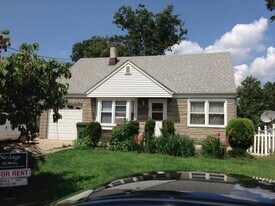 20 Cedar St in Edison, NJ - Building Photo