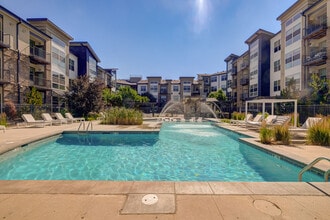 Heights at Interlocken in Broomfield, CO - Foto de edificio - Building Photo