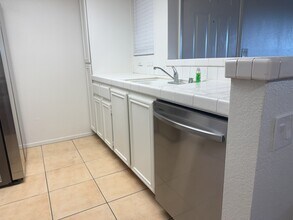 1901 Mountain Hills Ct in Las Vegas, NV - Building Photo - Building Photo