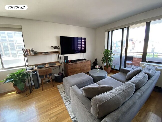 181 7th Ave in New York, NY - Building Photo - Building Photo