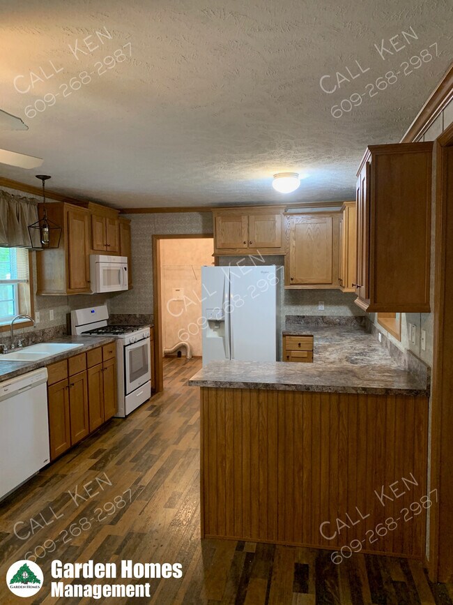 4 Oak Dr Rentals in Tabernacle, NJ