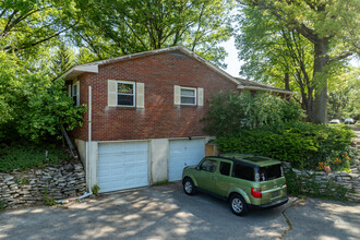 Riverview Village Apartments in Powell, OH - Building Photo - Building Photo