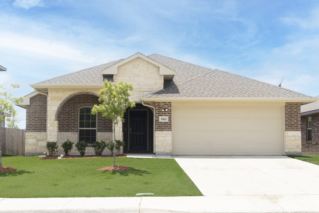 627 Cottage Row in Mabank, TX - Building Photo