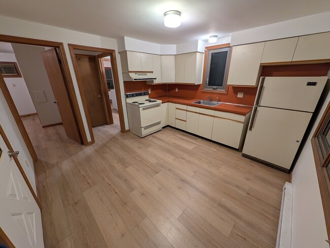 32 Willow St, Unit 32 Willow 1st Floor