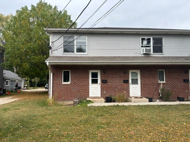 property at 322 W Railroad St