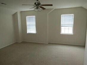 566 Quarter Ave in Buda, TX - Building Photo - Building Photo