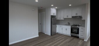 14715 Mesa Dr, Unit Unit A in Victorville, CA - Building Photo