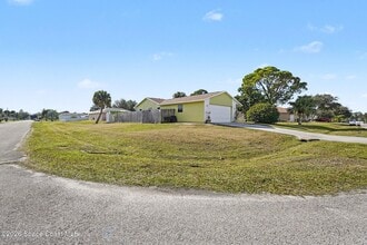 1820 Zaminder St NW in Palm Bay, FL - Building Photo - Building Photo