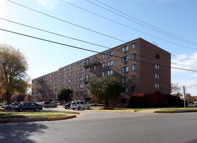 Connelly Manor in Sharon, PA - Foto de edificio - Building Photo