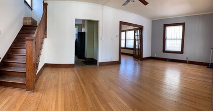 110 W Columbia Ave in Champaign, IL - Building Photo - Building Photo