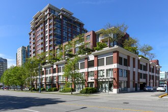 5933 Cooney Rd in Richmond, BC - Building Photo - Building Photo