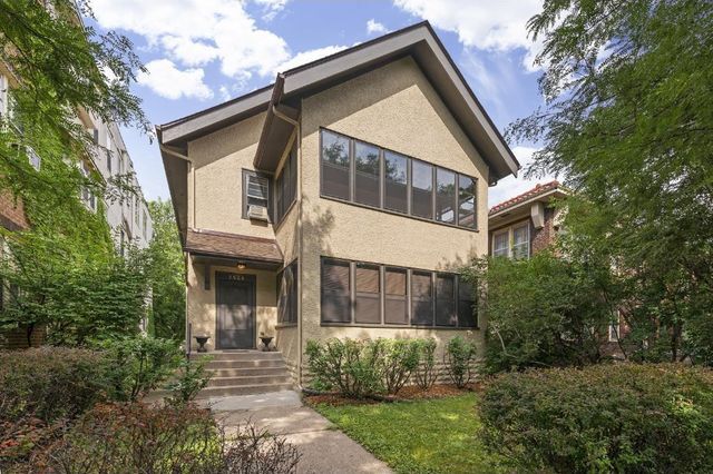 2524 Dupont Ave S, Unit 1 in Minneapolis, MN - Foto de edificio