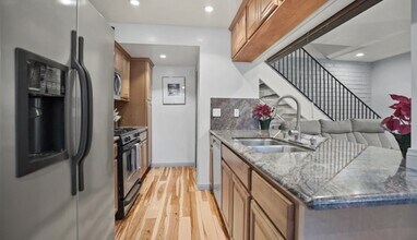 6001 Via Breve, Unit 3 in Simi Valley, CA - Building Photo - Building Photo