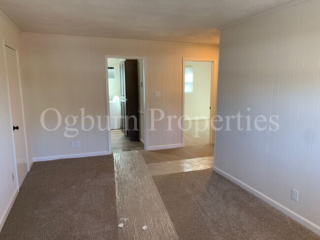 219 Mayberry Ave in Mount Airy, NC - Building Photo - Building Photo