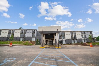 Vivo Living in Bloomington, IN - Foto de edificio - Building Photo