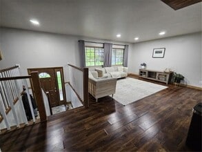 10709 W River Rd in Minneapolis, MN - Building Photo - Building Photo