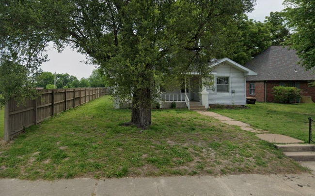 property at 202 S Lillian Ave