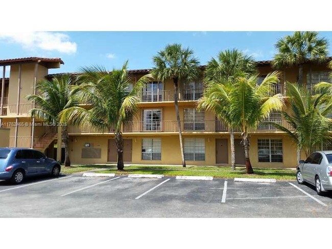 7155 Miami Lakes Dr in Miami Lakes, FL - Building Photo - Building Photo