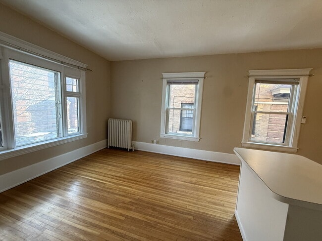 2000-2002 Dupont Ave S in Minneapolis, MN - Building Photo - Building Photo