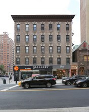 270 E 72nd St in New York, NY - Building Photo - Building Photo