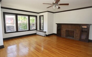 3858 N Leavitt St in Chicago, IL - Building Photo - Building Photo