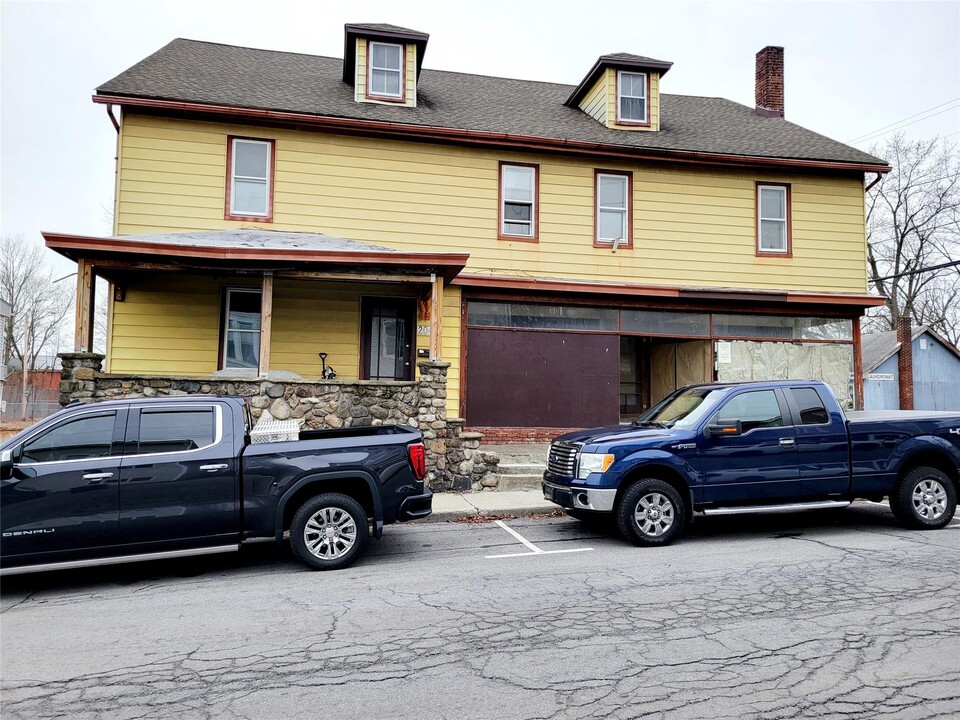 204 Main St in Maybrook, NY - Foto de edificio