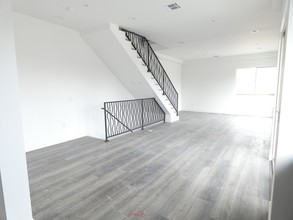 6002 Klump Ave in North Hollywood, CA - Building Photo - Interior Photo