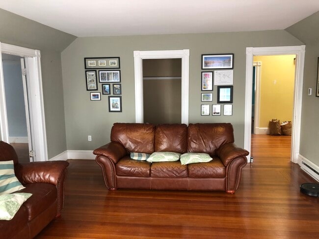 40 Walpole St, Unit 3 in Norwood, MA - Building Photo - Building Photo