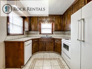511 W 18th Ave in Hutchinson, KS - Foto de edificio - Building Photo