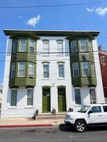 352 S Locust St, Unit Apt #1 in Hagerstown, MD - Building Photo