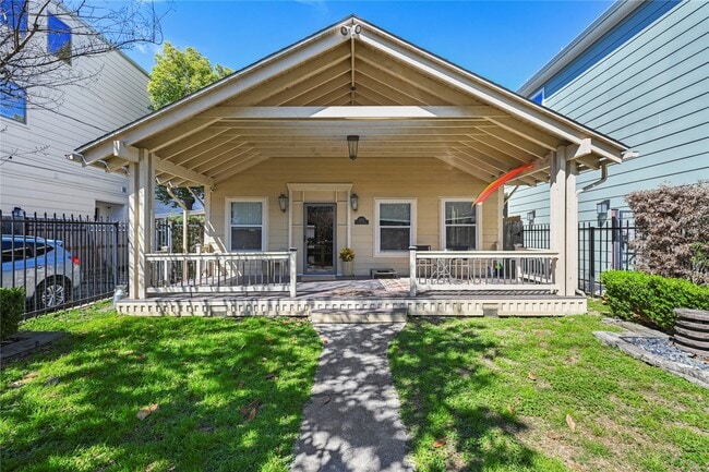 property at 1612 Vermont St