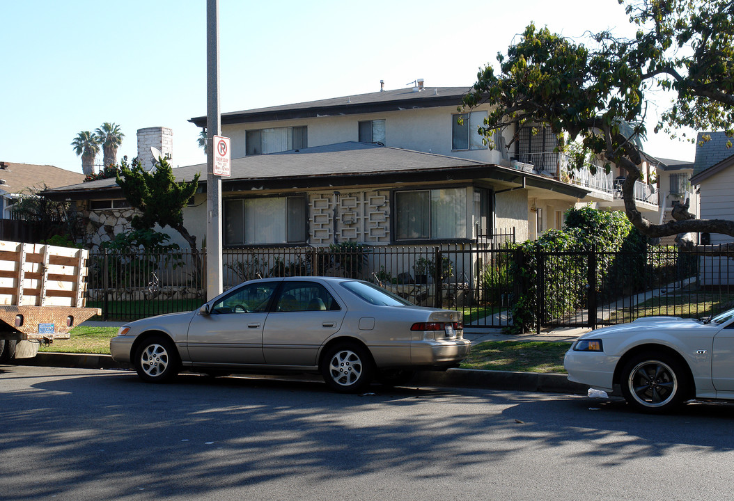 806 S Myrtle Ave in Inglewood, CA - Building Photo