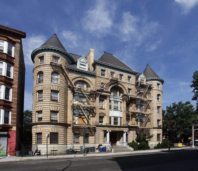 140 Hancock St in Brooklyn, NY - Building Photo - Building Photo