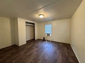 104 N 1st St in Livingston, TX - Building Photo - Building Photo