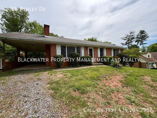 1104 Ashley Dr in Lynchburg, VA - Building Photo - Building Photo