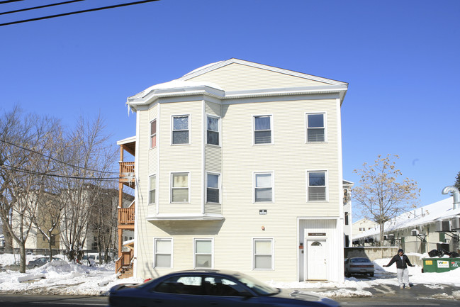 423-433 Broadway St in Lowell, MA - Building Photo - Building Photo