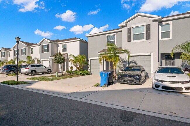 365 Mangrove Shade Cir in Apollo Beach, FL - Foto de edificio - Building Photo