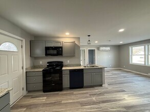 1136 S Main St in Old Forge, PA - Building Photo - Building Photo