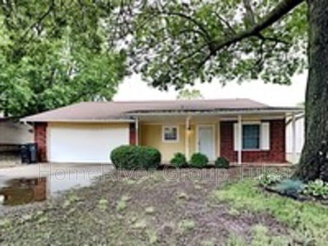 property at 7505 S Maple Ave