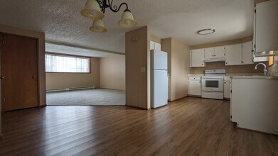 1072 Mitchell Ave, Unit D in Blaine, WA - Foto de edificio - Building Photo