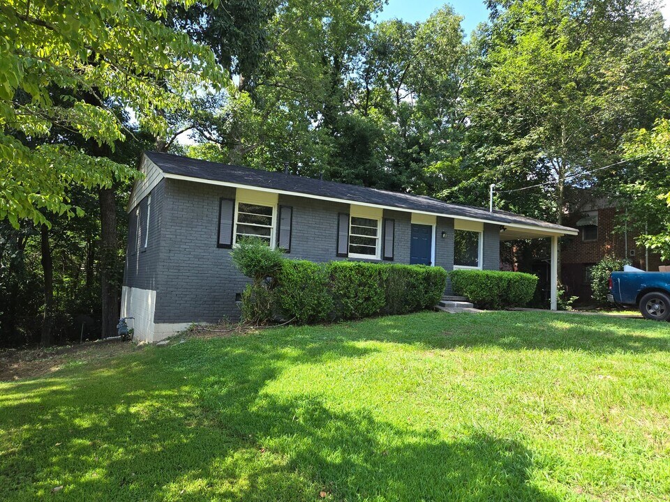 3584 Fairlane Dr NW in Atlanta, GA - Building Photo