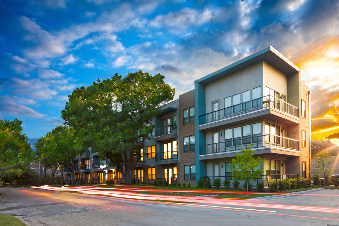 Magnolia at Inwood Village in Dallas, TX - Foto de edificio