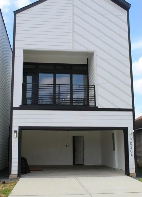 7020 Eastwood St in Houston, TX - Building Photo