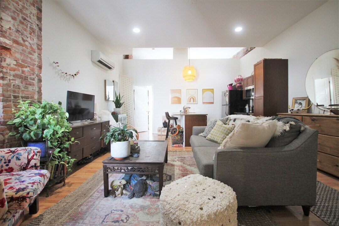 2226 Frankford Ave, Unit 2R Photo