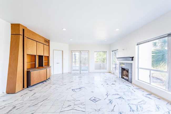 property at 1302 Marina Bay Dr