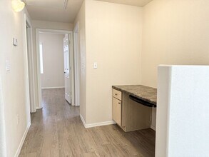 18416 N Cave Creek Rd in Phoenix, AZ - Foto de edificio - Building Photo