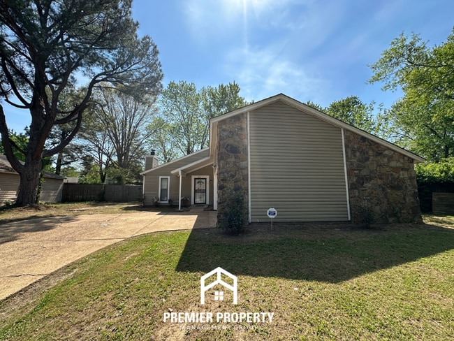 4234 Runningbrook Cir