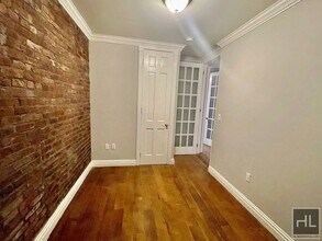 325 E 5th St in New York, NY - Building Photo - Building Photo