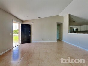 12572 Buffing Rd in Port Charlotte, FL - Foto de edificio - Building Photo