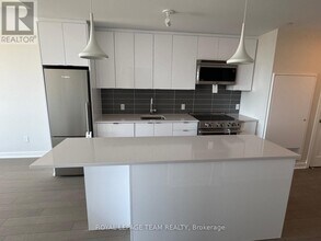 360 Deschâtelets Ave. in Ottawa, ON - Building Photo - Building Photo